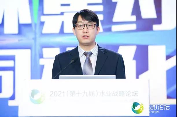 錢亮2.jpg
